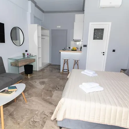 Queen Mary Beachfront Apartment *