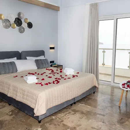 Queen Mary Beachfront Agia Marina